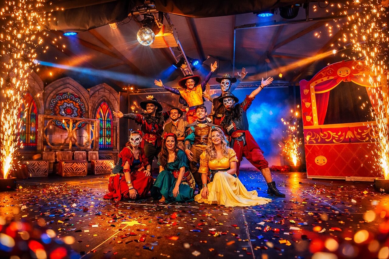 Animation show, costumed artists, pyrotechnics at CAPFUN Golf in SAINT JEAN DE LA RIVIERE (50).