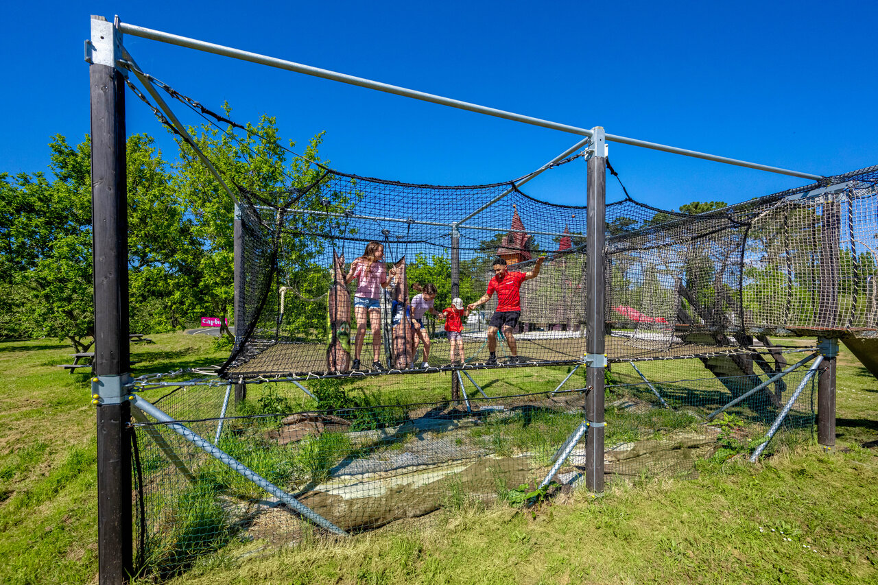 Family net adventure course at CAPFUN Grand Large campsite in FOUESNANT.