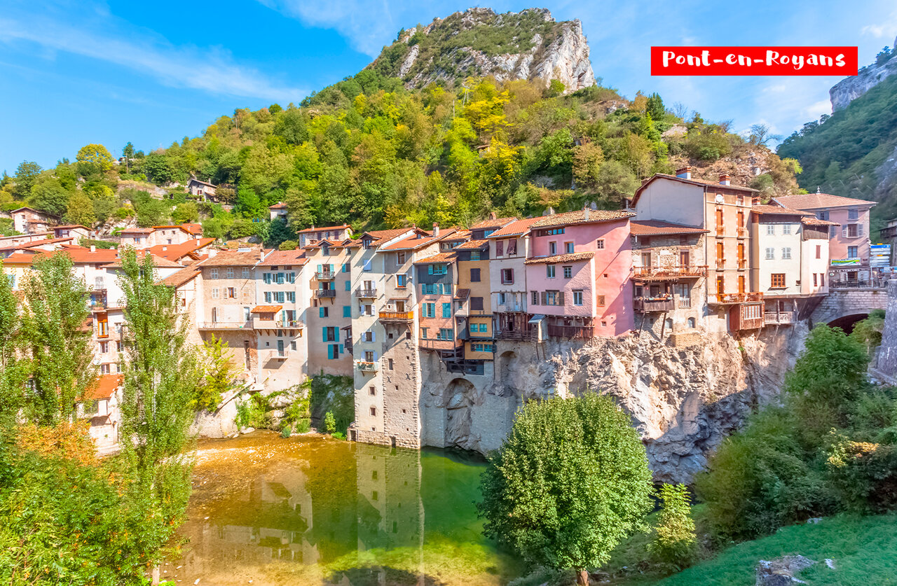 Pont-en-Royans, colorful suspended houses above the Bourne, place to visit near the campsite.