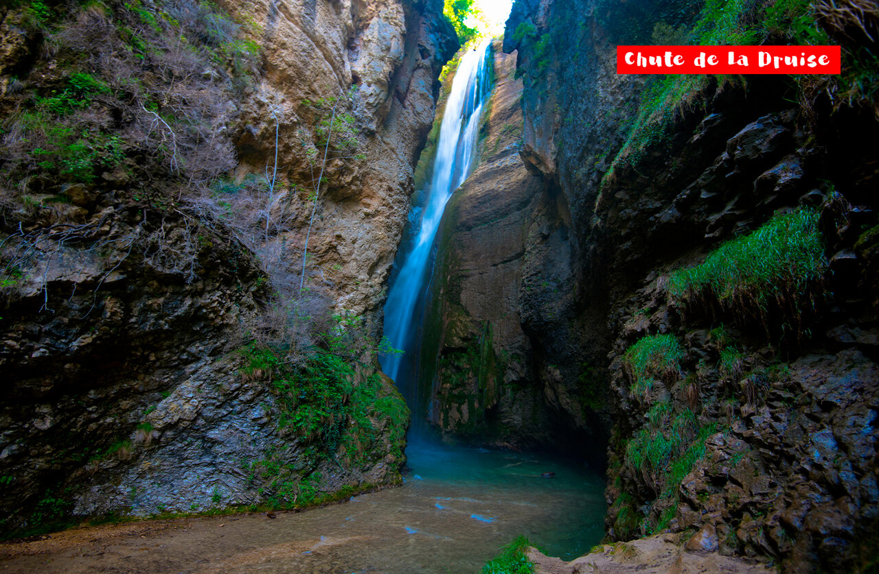 Impressive Chute de la Druise, majestic natural waterfall near CHATEAUDOUBLE (26).