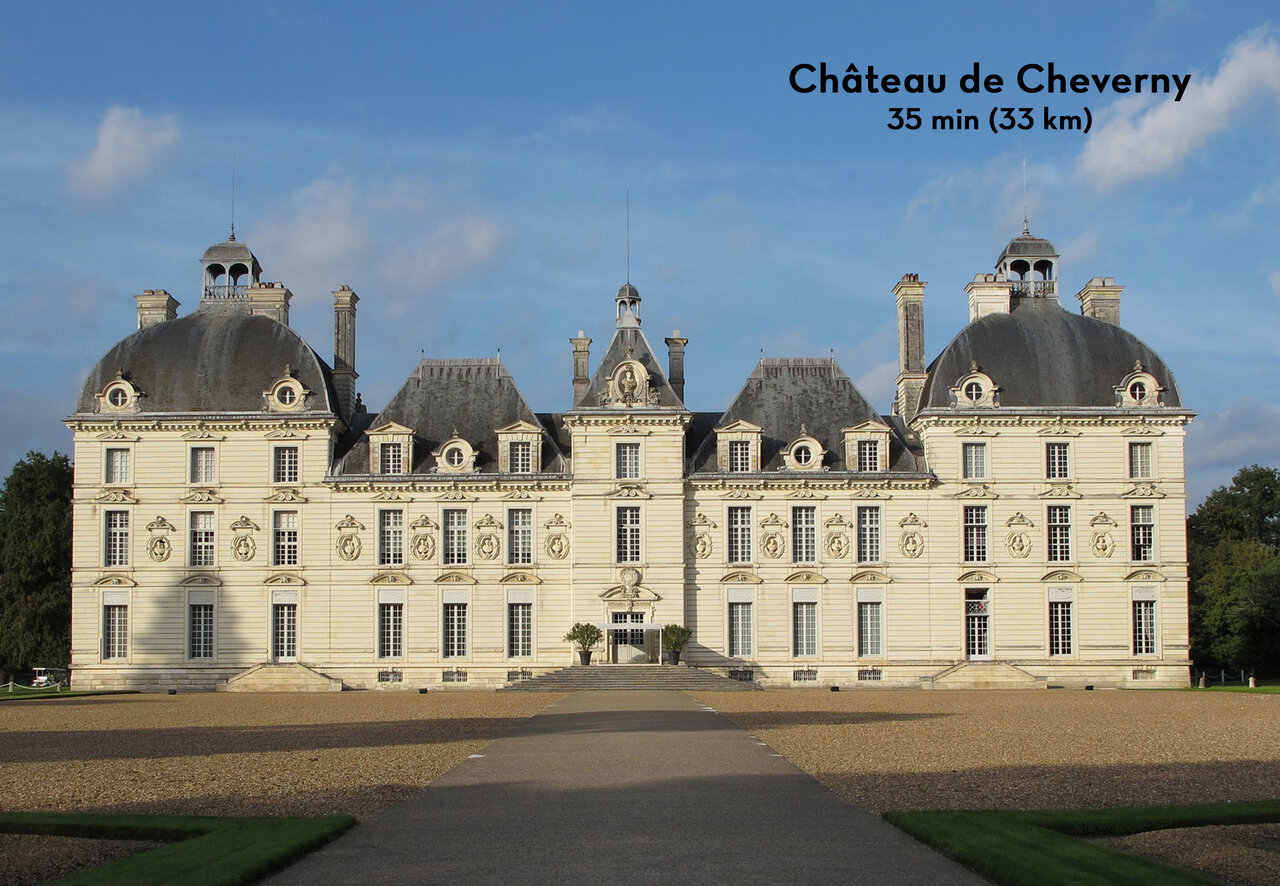 Ch�teau de Cheverny, majestic historic monument near Blois, Loire Valley.