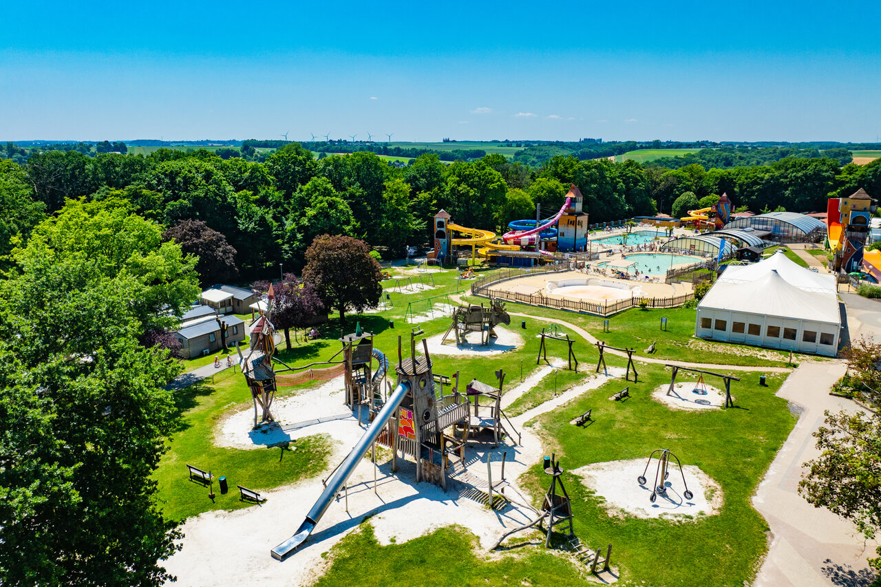 Water park, playground and accommodations at CAPFUN Hirondelle campsite in Oteppe.