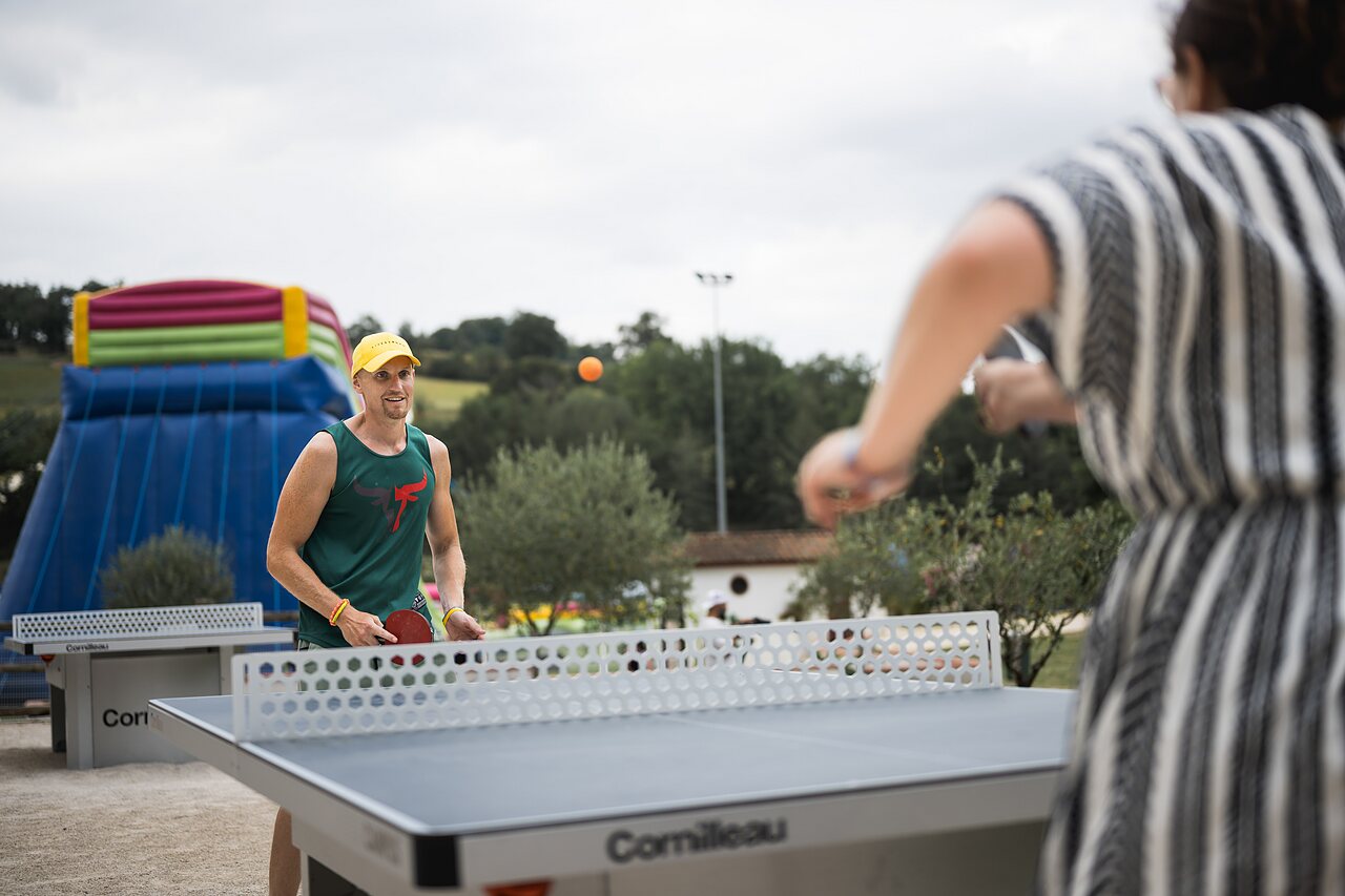 Table tennis game with inflatable at CAPFUN Lac des 3 Vall�es, Lectoure.