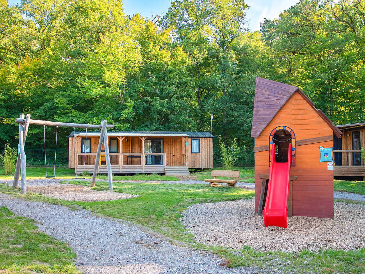 Playground, Mobile home at VAGUES OCEANES Lac de Panthier in Vandenesse-en-Auxois.