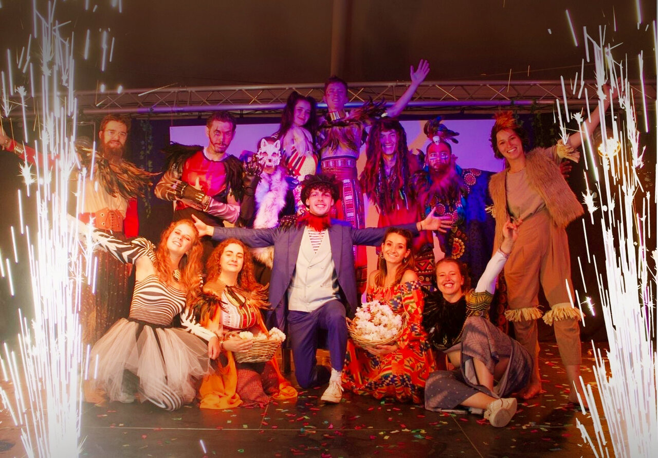 Costumed artists performing show at CAPFUN Lac de Ribou campsite in Cholet (49).