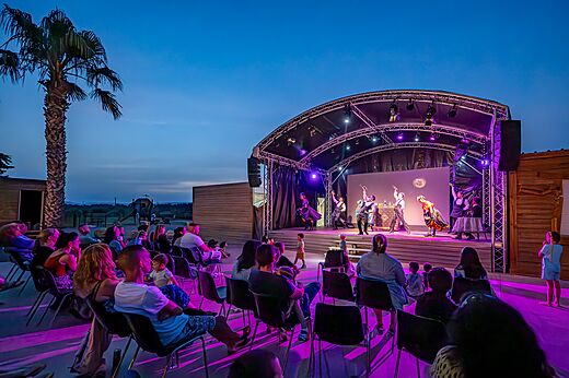 Evening show animation with audience at CAPFUN Las Bousigues campsite, Le Barcar�s.