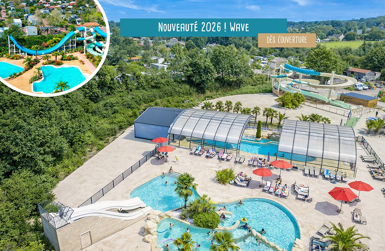 Aquatic park, pools, slides, covered area at VAGUES OCEANES Les Iles campsite.
