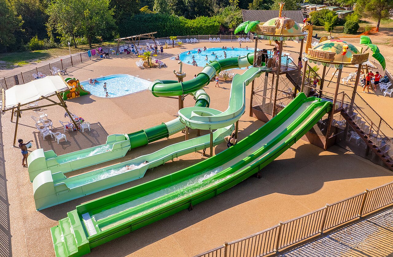 Exciting water slides and pool at camping CLICOCHIC Les Secrets de Padirac in Padirac (46).