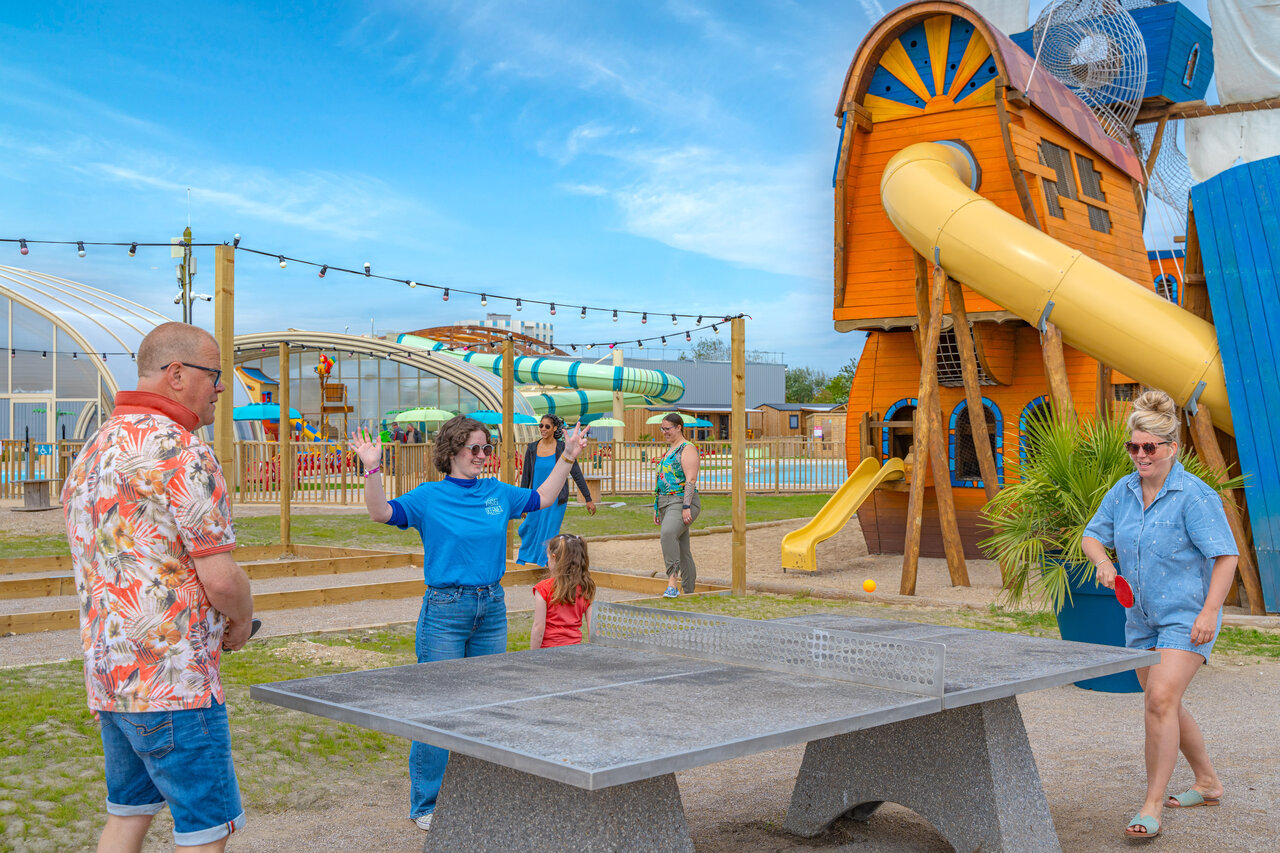 Table tennis, playground, water park at VAGUES OCEANES Licorne campsite in Dunkerque.