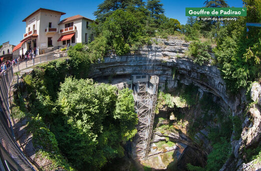Gouffre de Padirac, exceptional natural site to visit near the campsite.