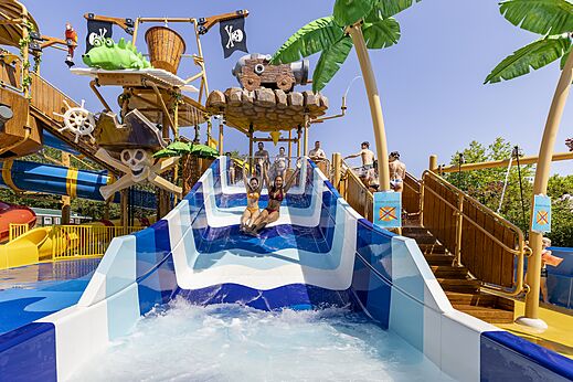 Water slides and pirate play area at CAPFUN Lou Puntaou campsite in LEON (40).