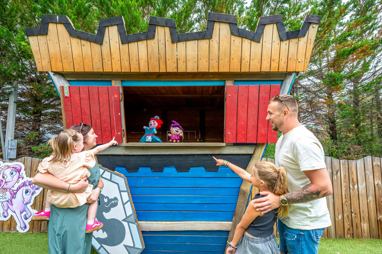 Puppet show at CAPFUN Malissonne campsite in LA CADIERE D'AZUR (83).