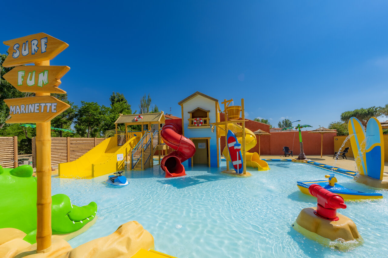 Fun pool, slides and water games at VAGUES OCEANES Marinette campsite in Ste Marie La Mer (66).