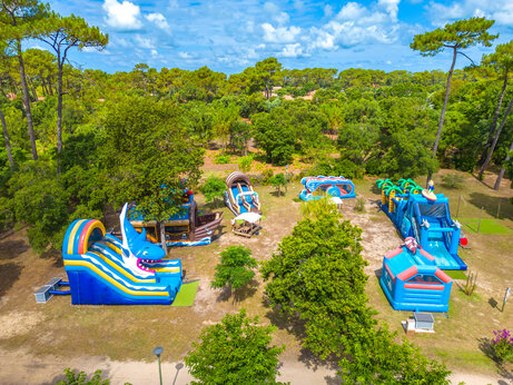 Inflatable structures and slides for children at CAPFUN Mer campsite in Labenne-Oc�an (40).