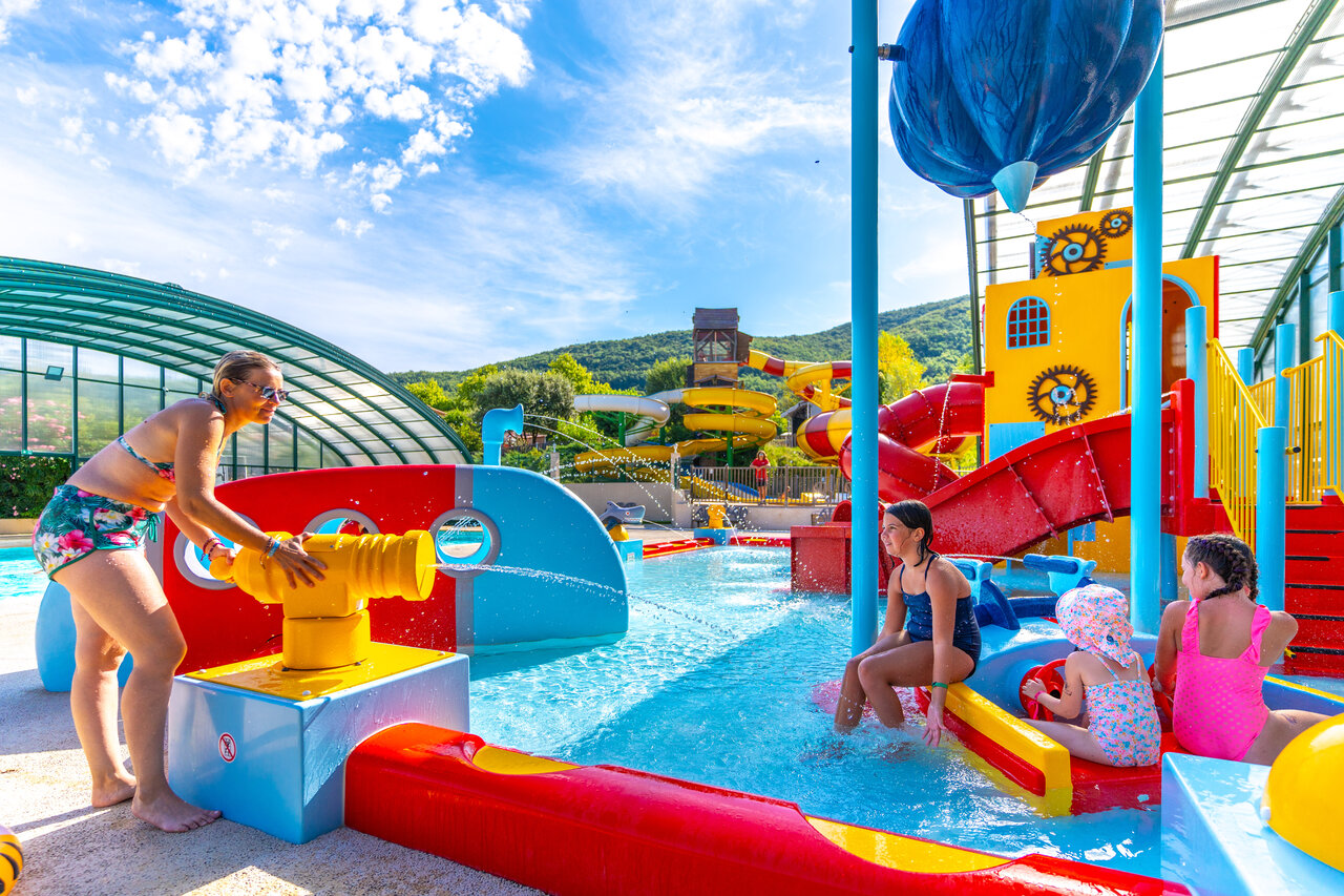 Water park, slides and water games at CAPFUN Merle Roux, Baix (07).