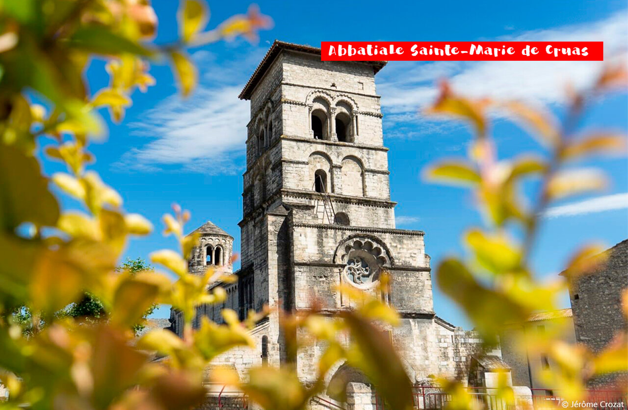 Sainte-Marie de Cruas Abbey, historic monument to visit near Baix.
