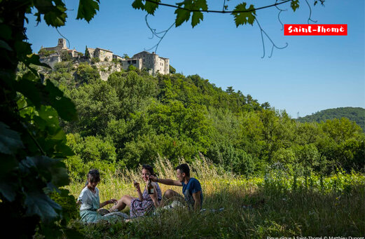 Hilltop village of Saint-Thomé in Ardèche, ideal spot for a picnic.