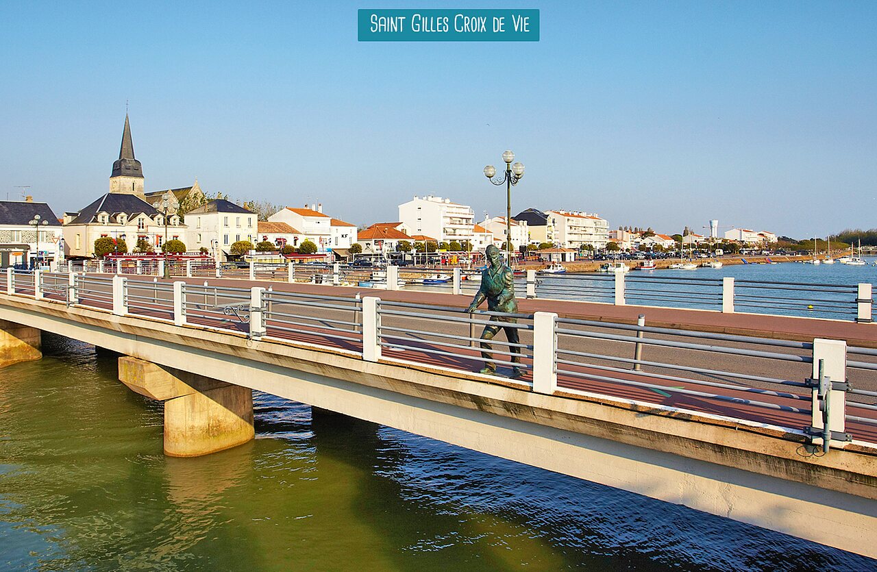 Bridge, statue and harbor of Saint Gilles Croix de Vie, Vend�e.