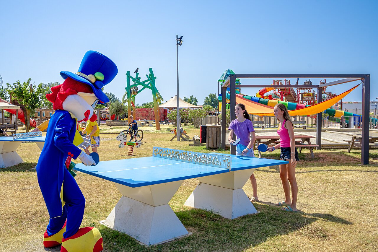 Mascot, table tennis at CAPFUN Mille P�pites campsite in Carnon (34).