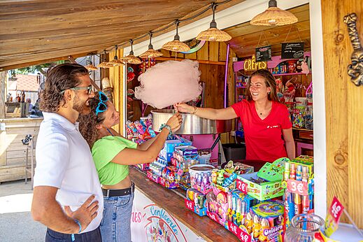 Candy and crêpes stand at CAPFUN Mille Pépites campsite in Carnon.
