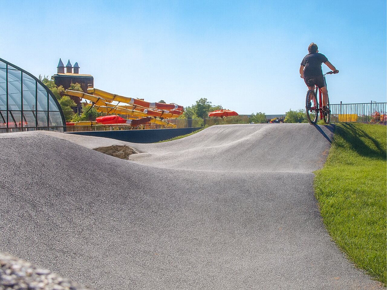 Bike pump track and water slides at CAPFUN Mirabelle campsite in VOLSTROFF.