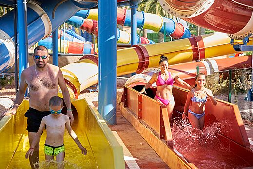 Water slides and outdoor swimming pool for the family at CAPFUN Mirmanda campsite in Cambrils.