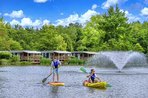Stand-up paddle and kayak on lake at CAPFUN Moulinal, BIRON (24).