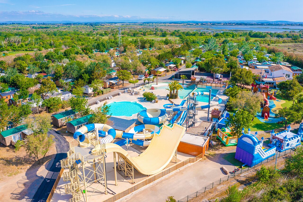 Large water park, slides and Mobile homes at CAPFUN La Nina campsite in Agde (34).