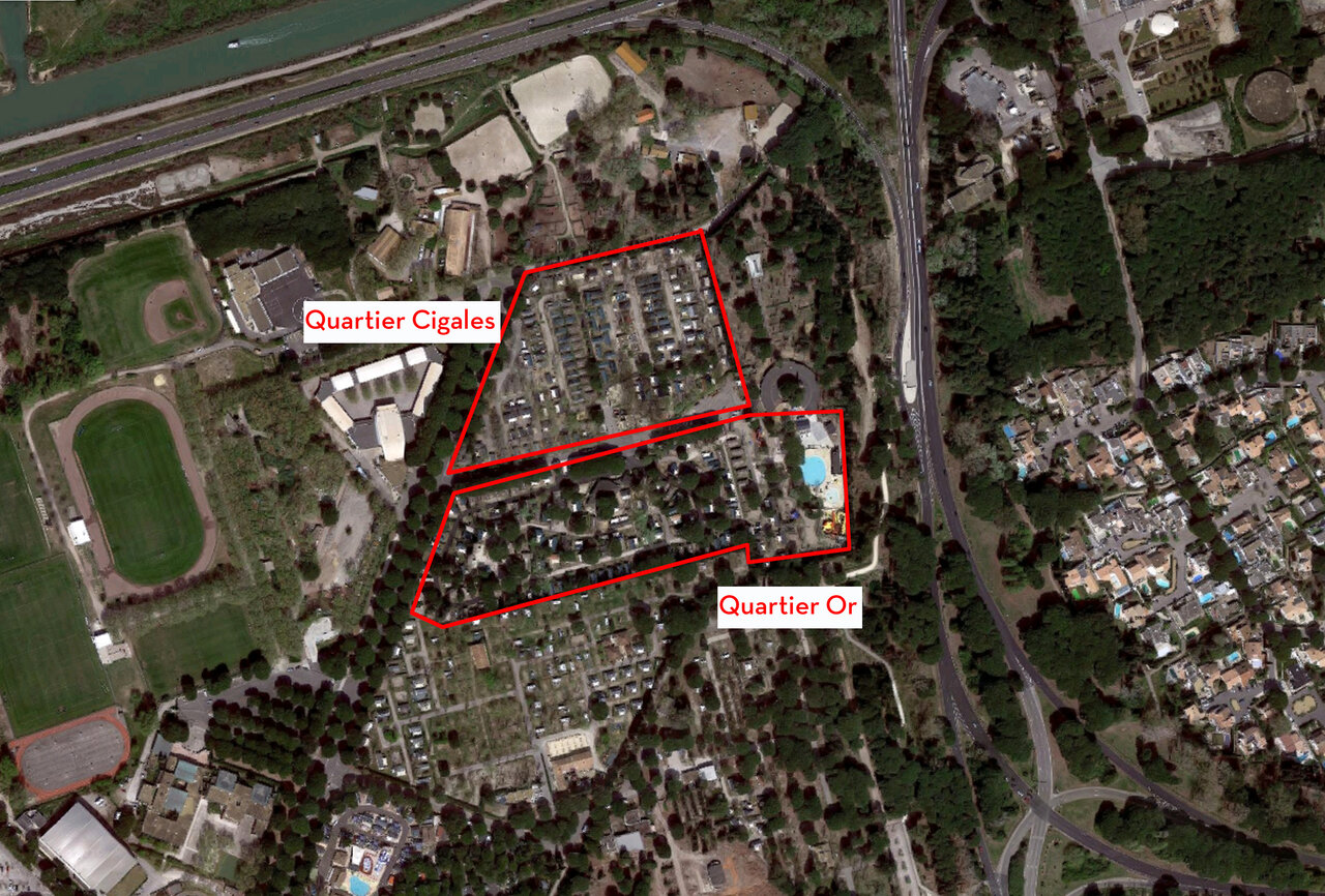 Aerial view of Mobil-homes and pool at CAPFUN Or La Grande Motte (34).