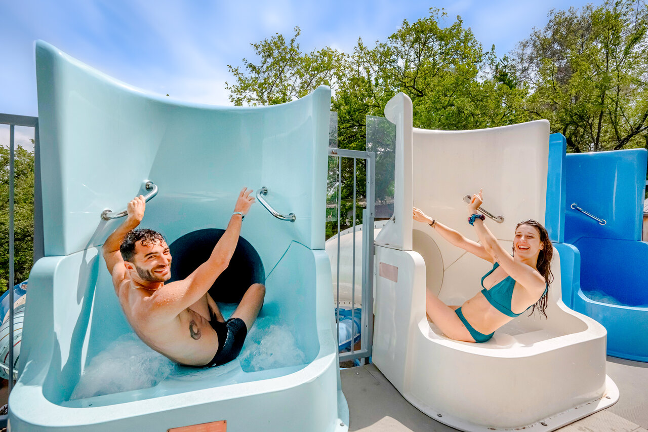 Fun on water slides at CLICOCHIC Or�e d'Azur campsite in OPIO (06).