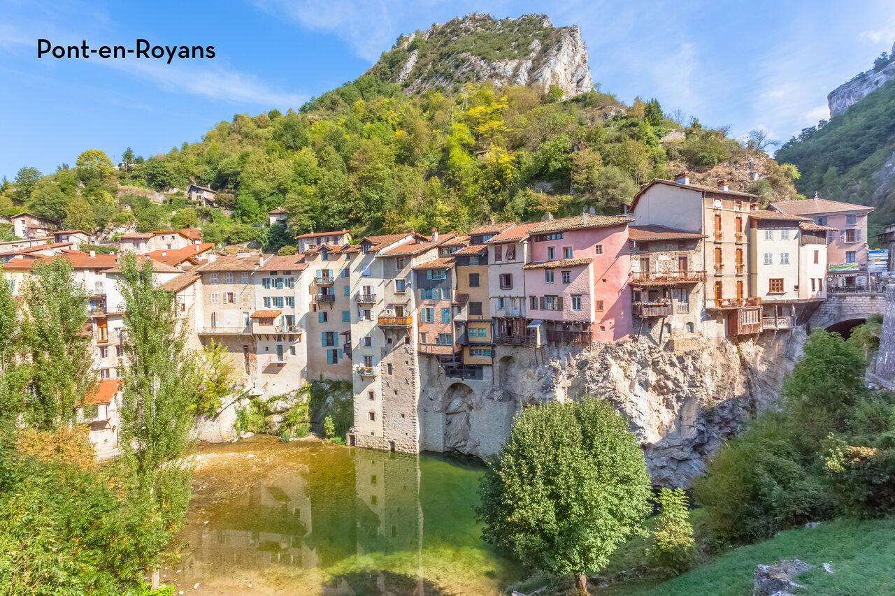 Suspended houses above Bourne river in Pont-en-Royans, Is�re, to visit.