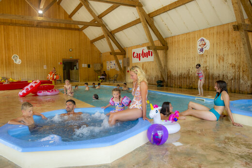 Heated indoor pool and family hot tub at CAPFUN Oursi�re in Villard de Lans.