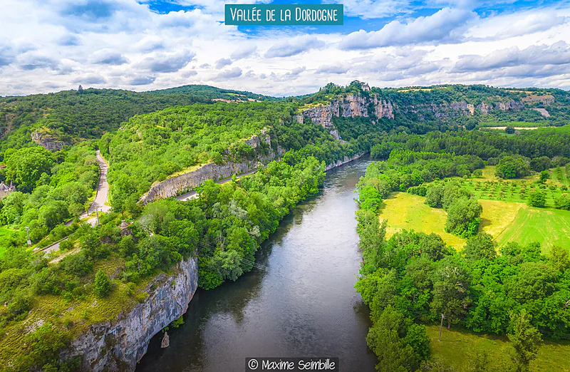 Stunning Dordogne Valley with river and cliffs, a place to visit near Souillac.