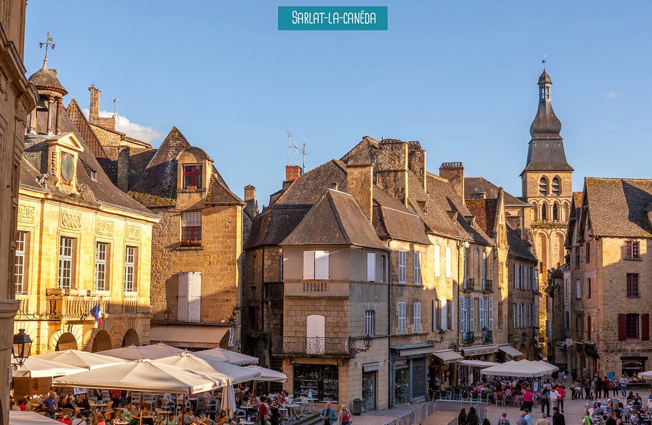 Lively historic square Sarlat-la-Can�da, a town to visit near the campsite.