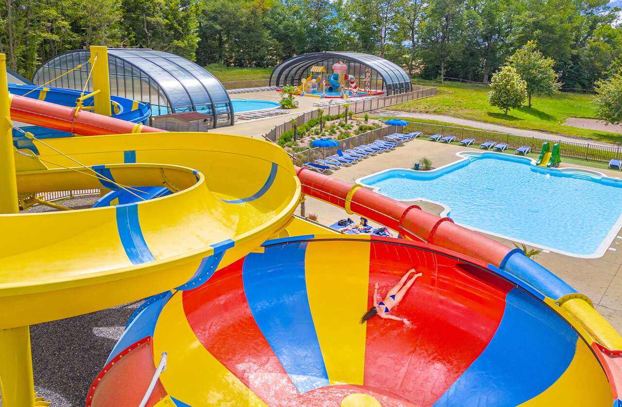Giant water slides and swimming pools at CAPFUN Palais de Gaufrette campsite (57).
