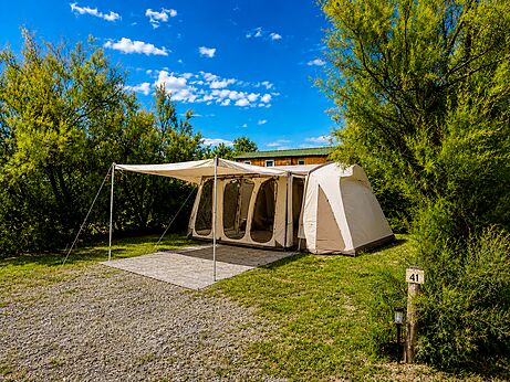 Spacious family tent on camping pitch CLICOCHIC Paradou, Marseillan-Plage (34)