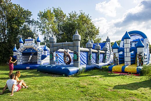 Inflatable castles for children at CAPFUN Paris Roussillon campsite in ARGELES SUR MER (66).