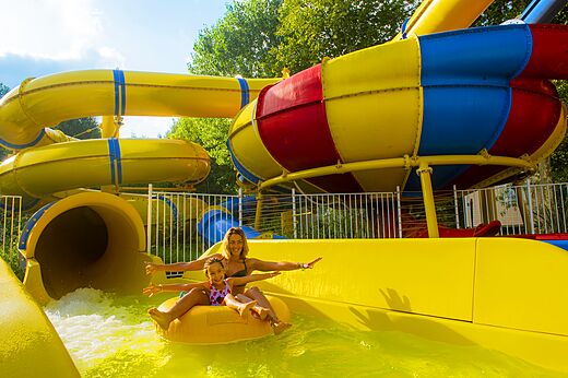 Giant water slide and swimming pool at CAPFUN Paris Roussillon campsite in ARGELES SUR MER (66).