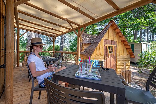 Accommodation with terrace and playhouse, CAPFUN Pin�da in CAZAUX (33).