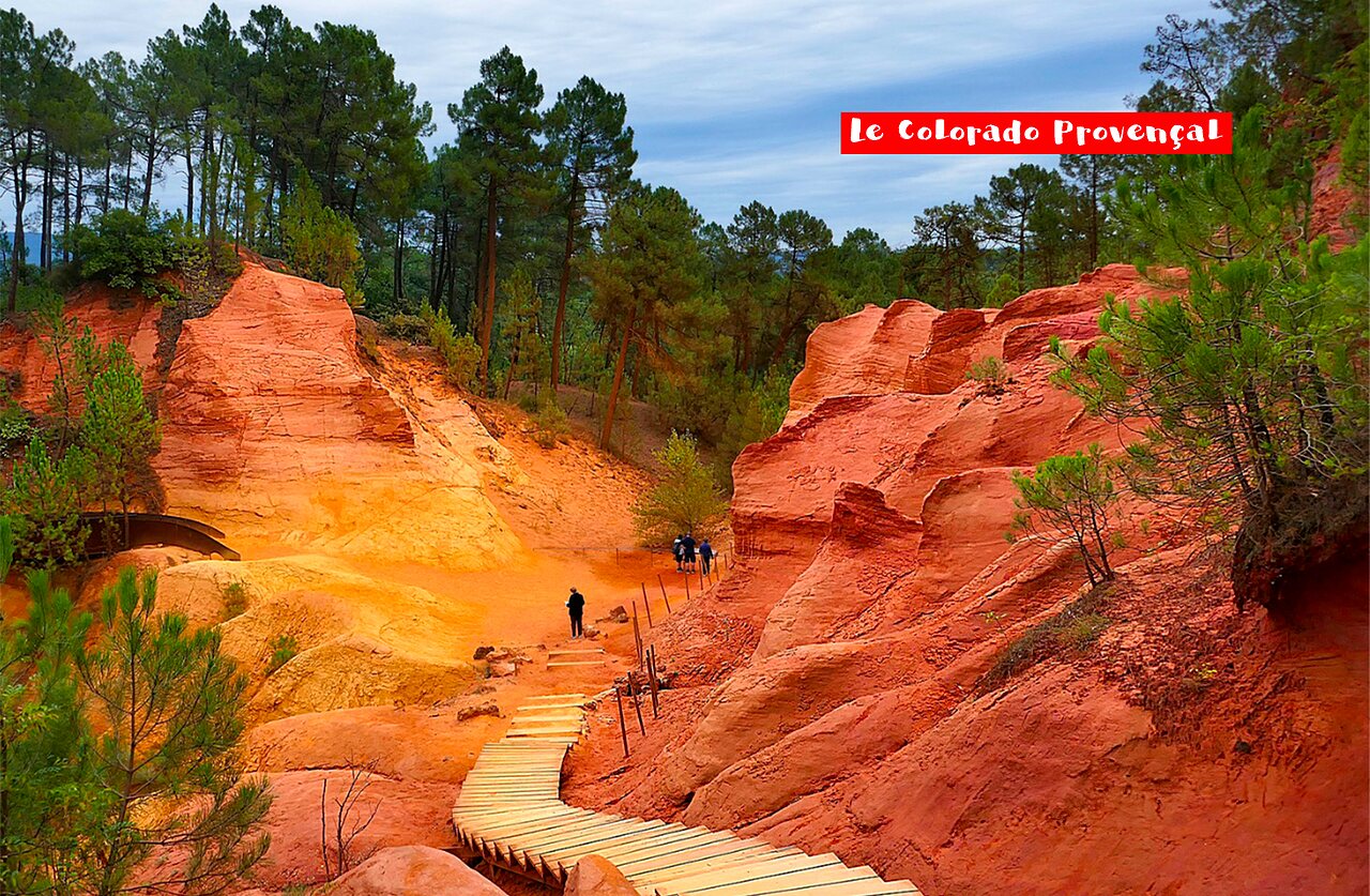 Ochre trail in the Colorado Proven�al, tourist site near the campsite.