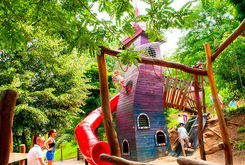 Giant slide, kids' tower at CAPFUN Plantas campsite in SAINT VINCENT DE DURFORT (07).