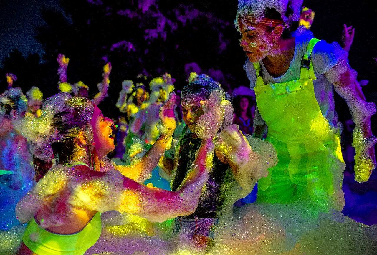 Foam party with campers at CAPFUN Plantas, SAINT VINCENT DE DURFORT (07).