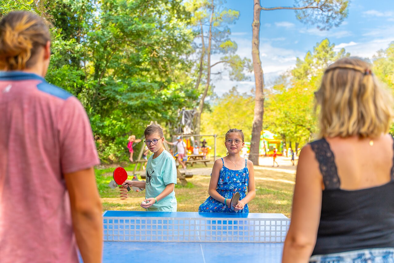 Table tennis at CAPFUN Plantas campsite in SAINT VINCENT DE DURFORT (07).