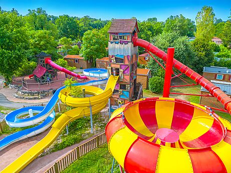 Giant water slides, funnel slide and playground at CAPFUN R�gni�re VILLETTE D'ANTHON.