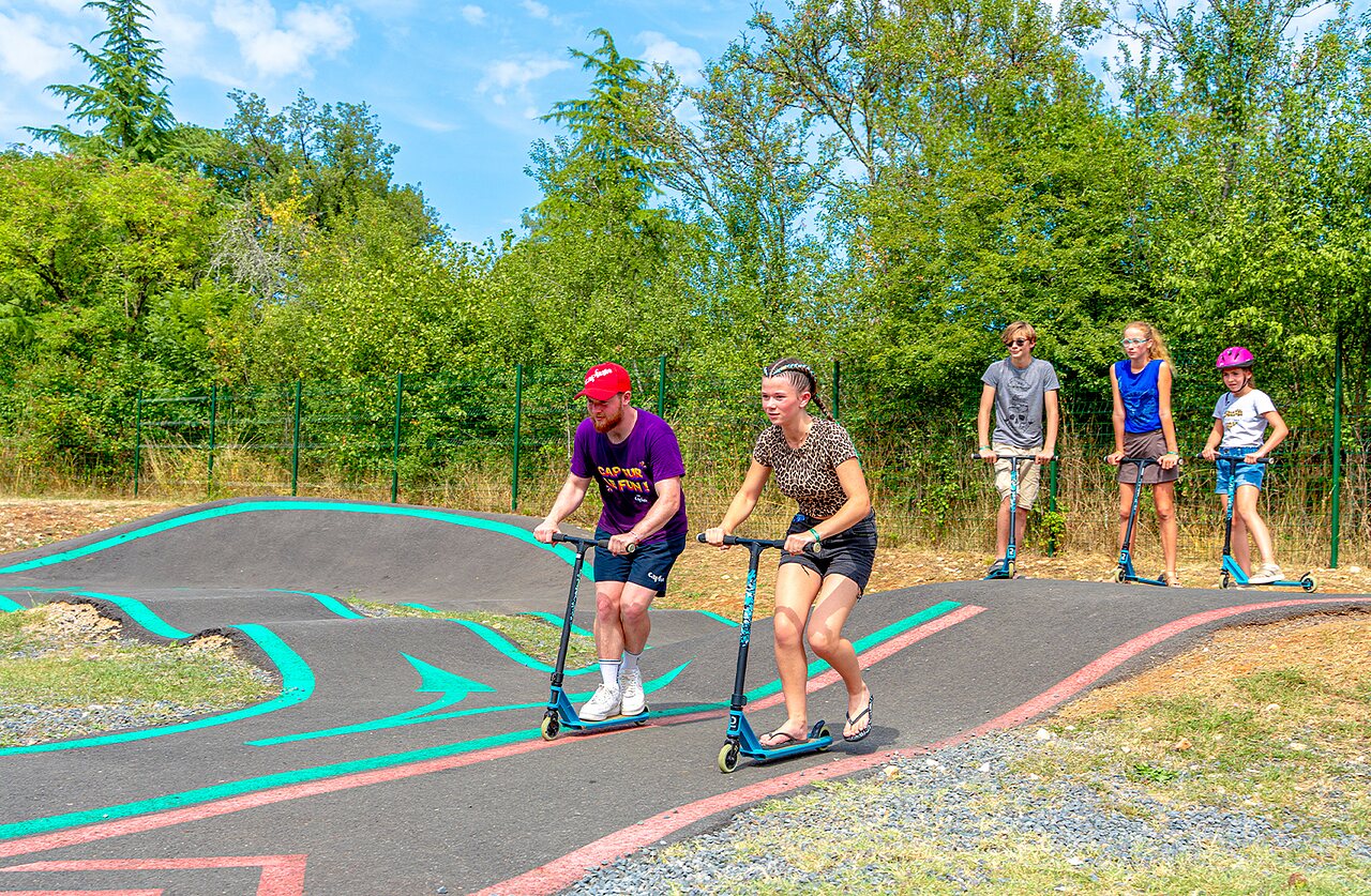Pumptrack, scooters for young and adults, CAPFUN Roca d'Amour campsite PADIRAC (46).