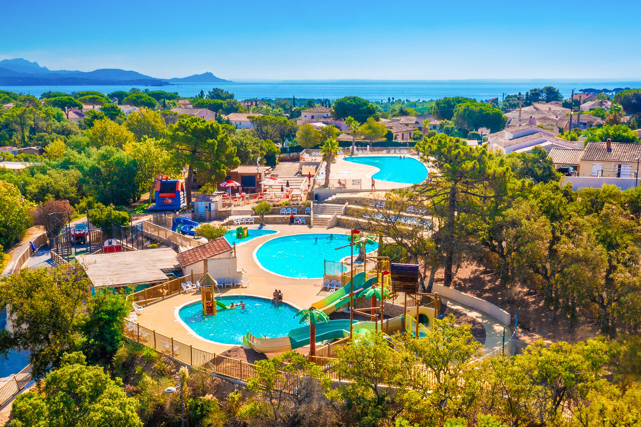 Swimming pools with slides, water games and bouncy castle at CAPFUN La Rumba campsite in Fr�jus (83).