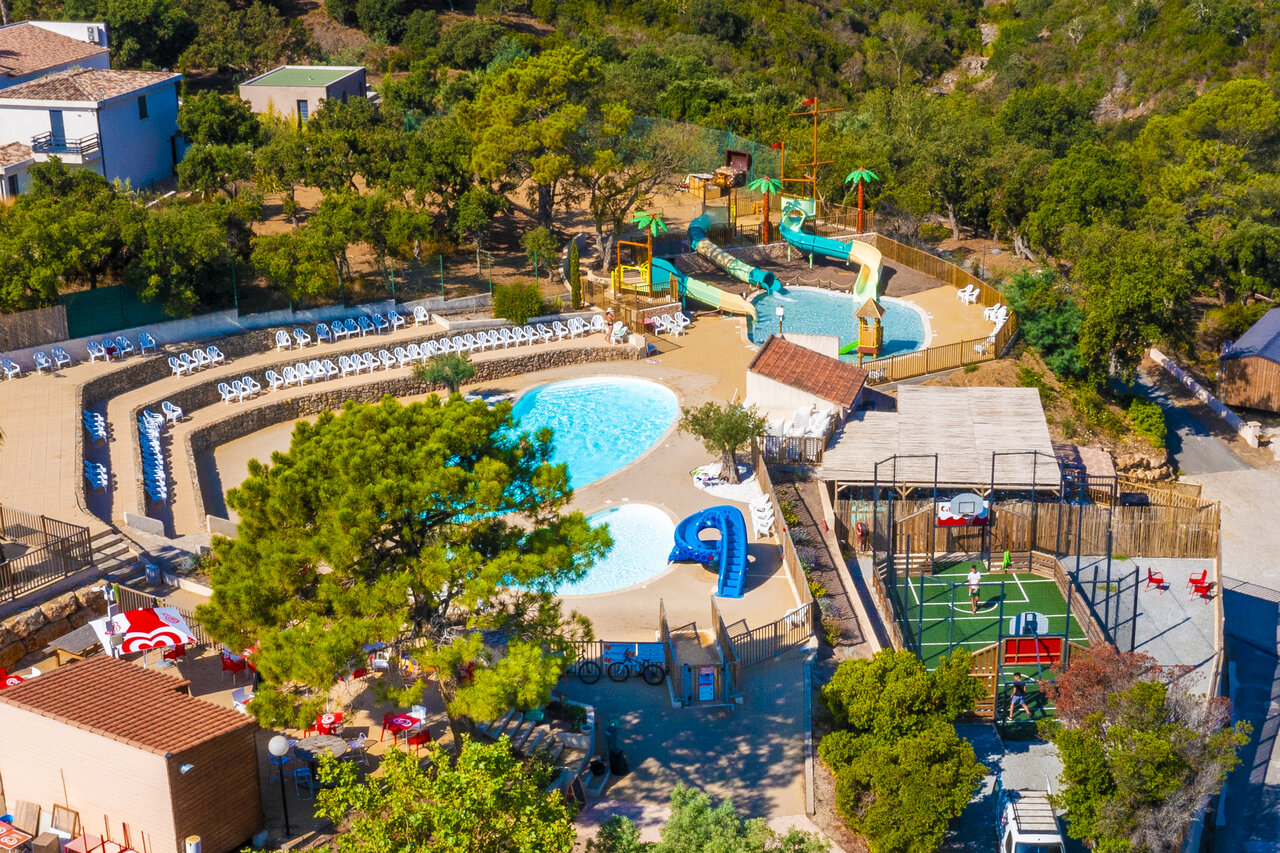 Aquatic park, pools, multi-sport field at CAPFUN La Rumba campsite Fr�jus (83).