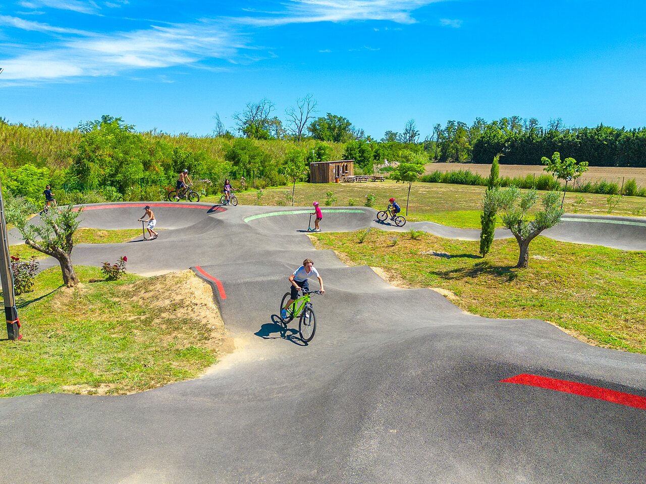 Pump track, bikes and scooters, at CAPFUN Soubeyranne campsite in REMOULINS (30).