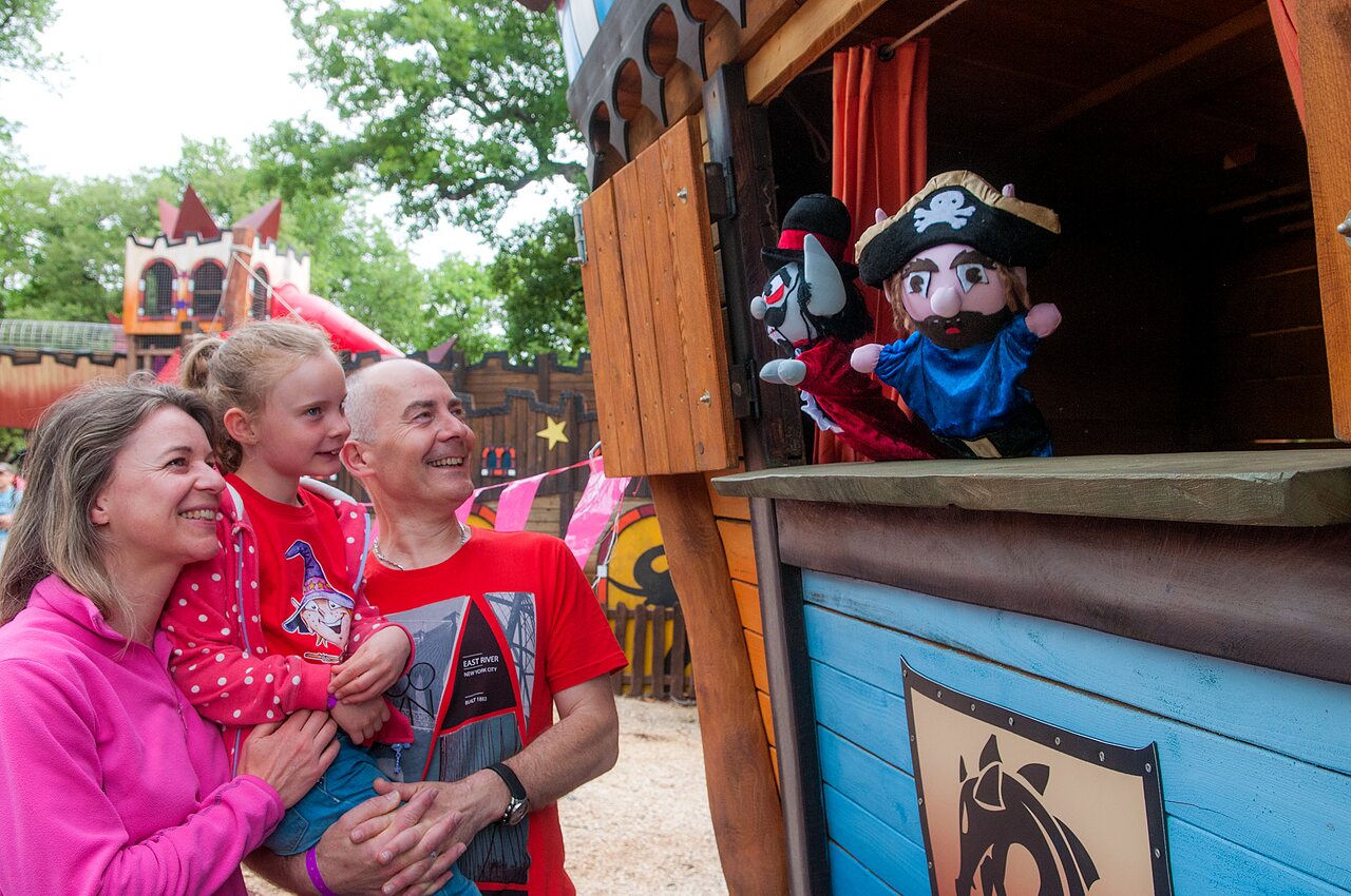 Puppet show family, playground at CAPFUN Soubeyranne campsite in REMOULINS (30).