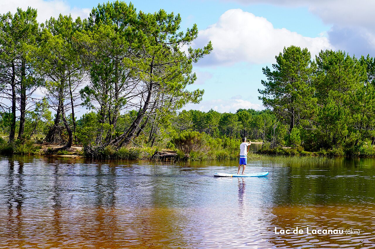 Paddleboarding on Lac de Lacanau, a water activity near the campsite.